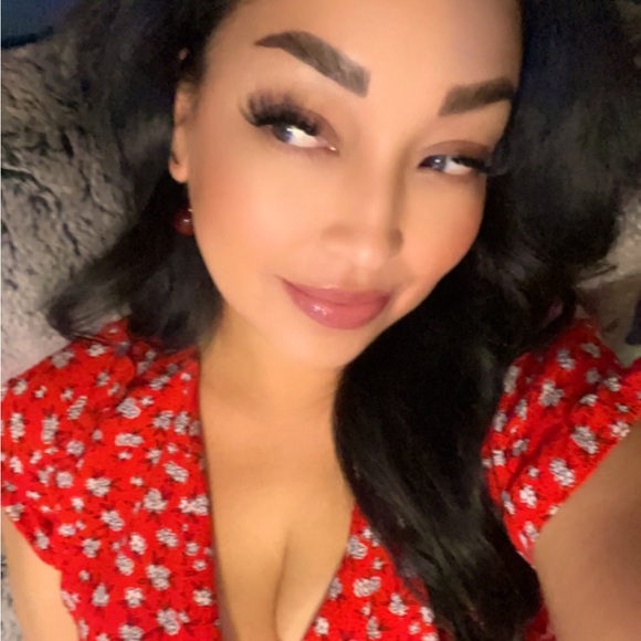 Meet your Posher, Mommahearts - Picture 1 of 1